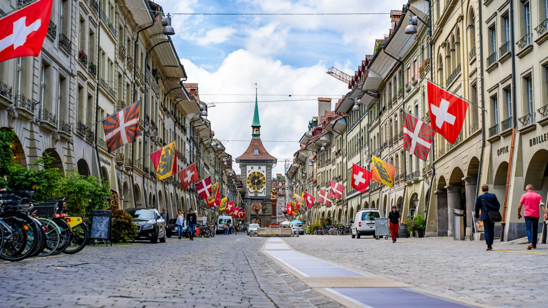 Panoramic view of the historic center of Bern with its historical buildings and cobbled streets. Swiss Postcards tour